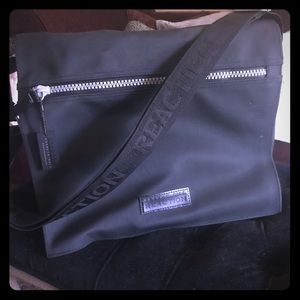 Kenneth Cole Reaction messenger bag